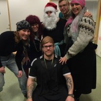 Starfsmenn brugðu á leik...