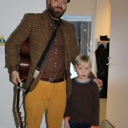 Mugison með ungum aðdáanda :)