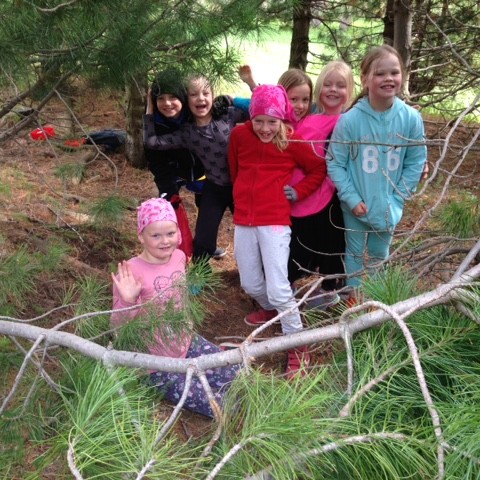 Myndir úr Kjarnaskógi í dag 1.-5. bekkur