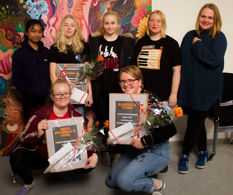 Stúlkur úr Naustaskóla unnu stuttmyndakeppni