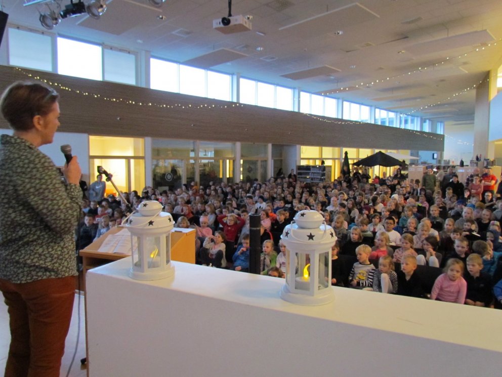 Brynhildur Þórarinsdóttir rithöfundur las sögu