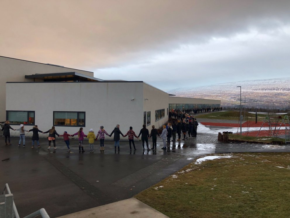 Vinakeðja - barátta gegn einelti