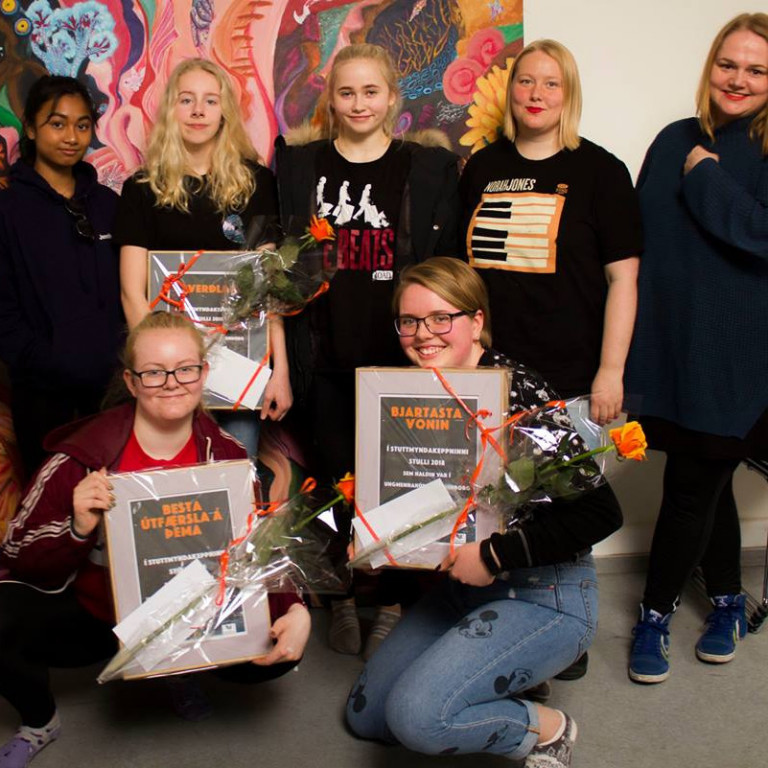 Stúlkur úr Naustaskóla unnu stuttmyndakeppni