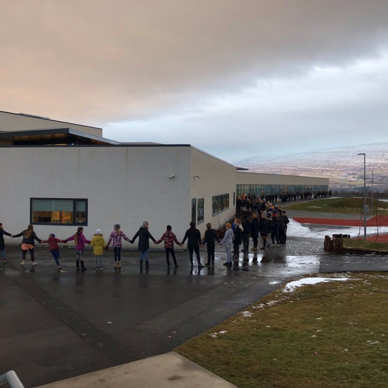 Vinakeðja - barátta gegn einelti